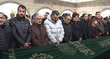 İzmir'de kanlı biten "Laf atma" kavgasında hayatını kaybeden şahıs memleketi Elazığ'da defnedildi