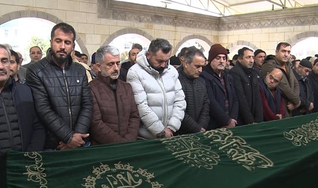 İzmir'de kanlı biten "Laf atma" kavgasında hayatını kaybeden şahıs memleketi Elazığ'da defnedildi