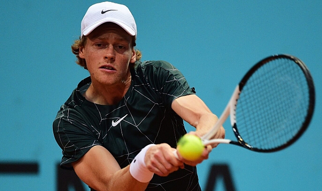 Jannik Sinner, Avustralya Açık'ta Djokovic'i yenerek tarihe geçti, finale yükseldi