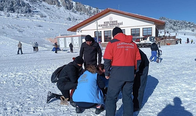 Kayak yaparken yaralananların yardımına UMKE ile JAK yetişti