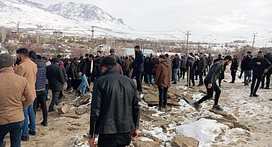 Kule vincin devrilmesi üzerine hayatını kaybeden Vanlı genç bugün defnedildi