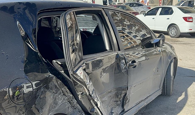 Minibüs ile otomobil çarpıştı: 1 yaralı
