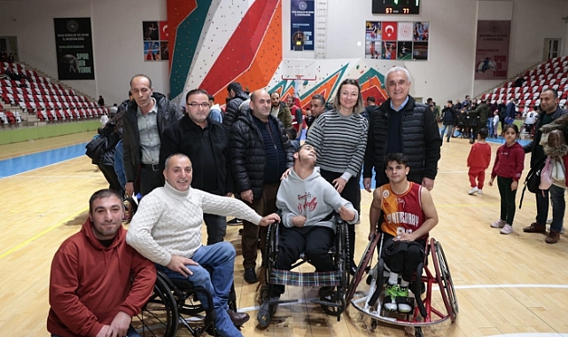 Muş'ta Bedensel Engelliler Tekerlekli Basketbol Maçında Galatasaray rüzgarı esti