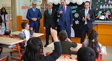 Muş'ta öğrenciler karne heyecanı yaşadı