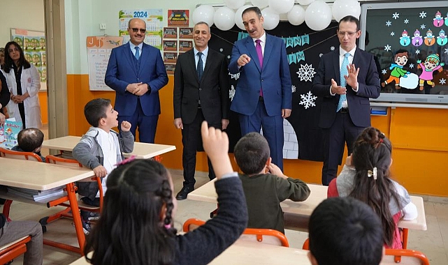 Muş'ta öğrenciler karne heyecanı yaşadı