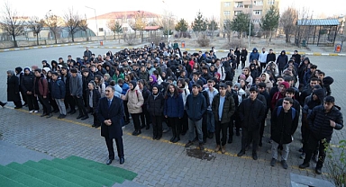 Muş'ta Pençe-Kilit şehitleri için bir dakikalık saygı duruşu