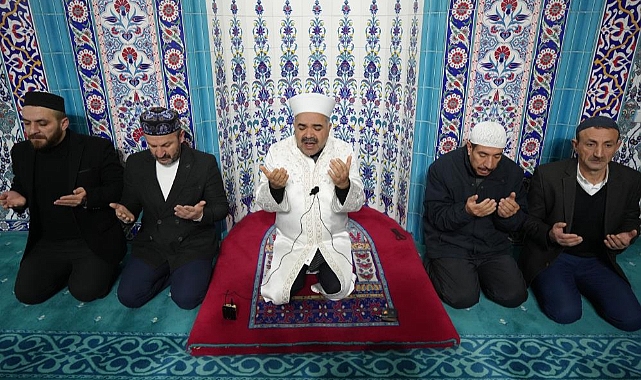 Muş'ta sabah namazında şehitler için dua edildi