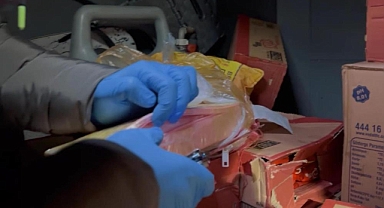 Muş'ta yolcu otobüsünde yapılan aramada 2 kilo 21 gram metamfetamin ele geçirildi