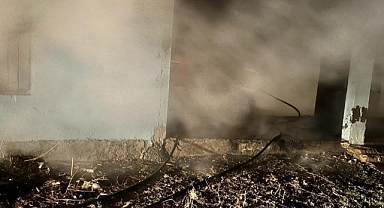 Müstakil evde çıkan yangın evi kullanamaz hale getirdi