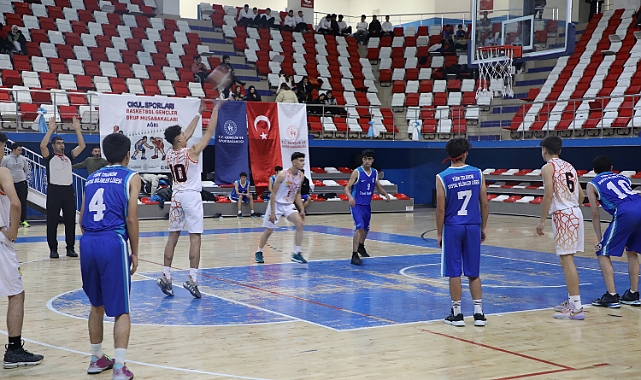 Okul Sporları Gençler Basketbol Grup Müsabakaları Ağrı'da başladı
