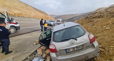 Otomobil drenaj kanalına düştü: 3 yaralı