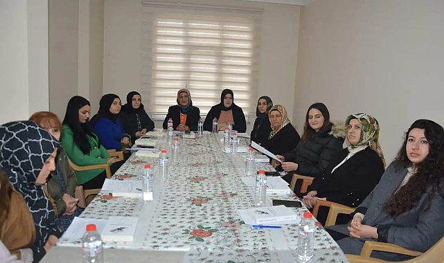 Patnos Belediye Eş Başkanı Geçer kadın seçilmişlerle bir araya geldi