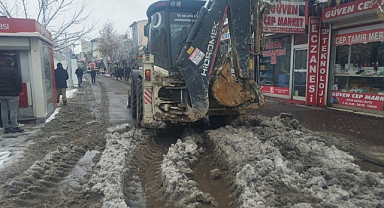 Patnos Belediyesi  karla mücadeleyi sürdürüyor