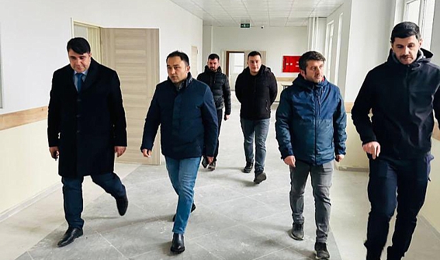 Patnos İlçe Kaymakamı Cankatar yeni açılacak Süphan Dağı Anadolu Lisesi'nde incelemelerde bulundu