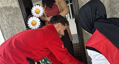 Patnos Kızılay Gönüllüleri ihtiyaç sahiplerine yardım ulaştırmaya devam ediyor