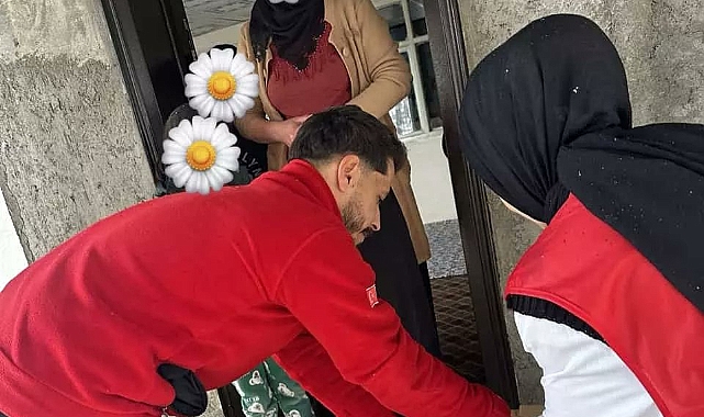 Patnos Kızılay Gönüllüleri ihtiyaç sahiplerine yardım ulaştırmaya devam ediyor