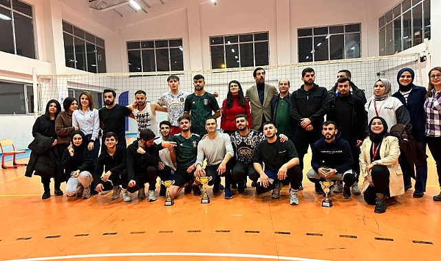 Patnos Meslek Yüksek Okulu'nda bölümler arası voleybol turnuvası düzenlendi
