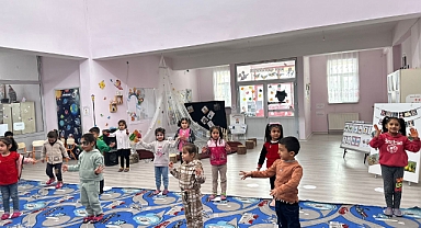 Patnos'ta "Dilimizin Zenginlikleri Projesi" kapsamında düzenlenen etkinliğe İlçe Milli Eğitim Müdürü Vural'da katıldı