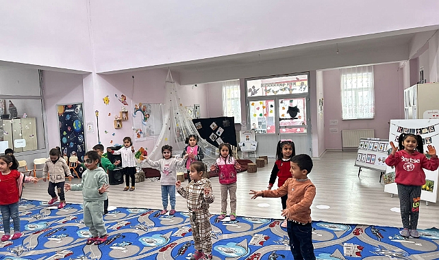 Patnos'ta "Dilimizin Zenginlikleri Projesi" kapsamında düzenlenen etkinliğe İlçe Milli Eğitim Müdürü Vural'da katıldı