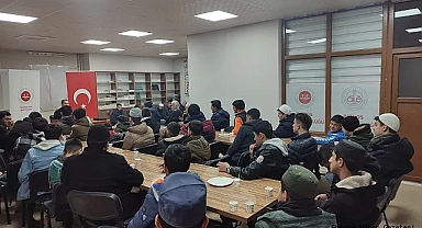 Patnos'ta "Gençliğe Değerde Gençler Değerleriyle Buluşuyor" programı devam ediyor
