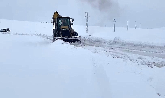 Patnos'ta kapanan 72 köy yolları ulaşıma açılma çalışmaları sürüyor