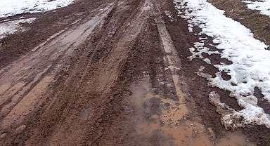 Patnos'un yolları yağmur ve kardan sonra bataklığa döndü