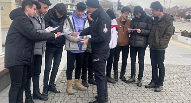 Polisten afiş ve broşürlü uyarı