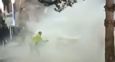 Seyir halindeki araç alev aldı