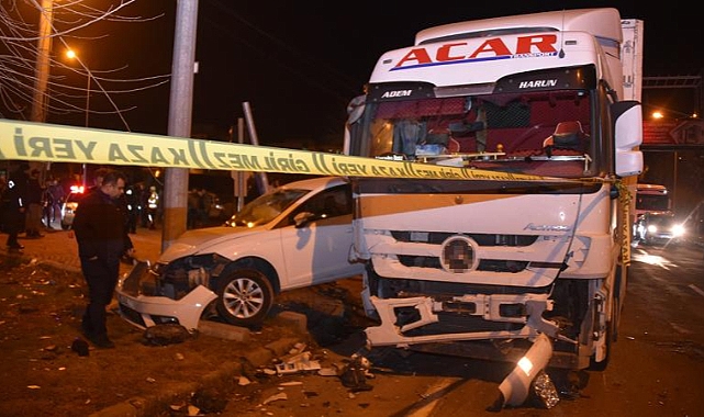 Tır ile otomobil çarpıştı: 1 ölü, 4 yaralı