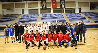 U14 ve U16 Kız Kulüpleri 2024 Sezonu Basketbol Ligi'nde, İpekyolu Belediyesi Spor Kulübü Van il birincisi oldu