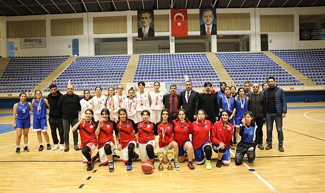 U14 ve U16 Kız Kulüpleri 2024 Sezonu Basketbol Ligi'nde, İpekyolu Belediyesi Spor Kulübü Van il birincisi oldu