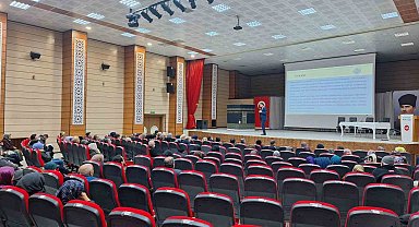 Umre yolcularına eğitim semineri verildi