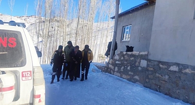 Van-Başkale'de 56 yaşındaki hasta kadını kurtarma operasyonu