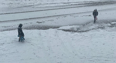Van- Başkale kara teslim oldu: 48 yerleşim yerinin yolu kapandı