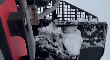 Van'da  65 yaşındaki hasta için snowtrack ambulans devreye girdi