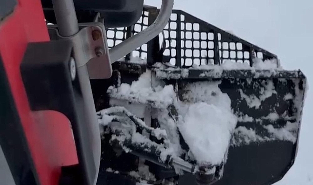 Van'da  65 yaşındaki hasta için snowtrack ambulans devreye girdi