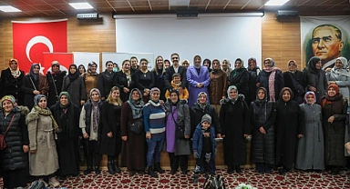 Van’da "Aile İçi İletişim, Kadının Rolü ve Önemi" konulu söyleşi düzenlendi