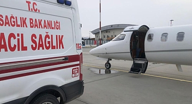 Van'da ambulans uçak 15 günlük bebek için havalandı