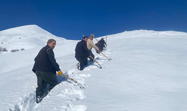 Van'da düşen çığ mahalleyi 3 gün susuz bıraktı