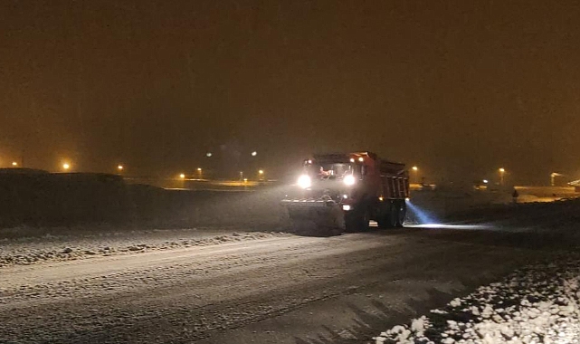 Van'da  kar nedeniyle 53 yerleşim yerinin yolu ulaşıma kapandı
