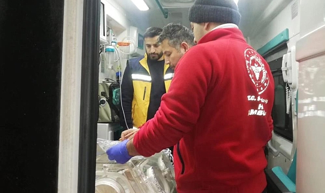 Van'da karaciğer yetmezliği olan 3 aylık bebek için ambulans uçak havalandı