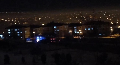 Van'da park halindeki kamyonette patlama meydana geldi