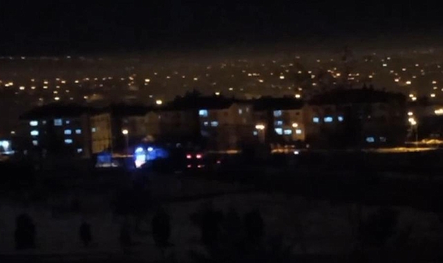 Van'da park halindeki kamyonette patlama meydana geldi