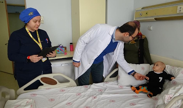 Van'da şekil bozukluğu 7 aylık bebeğe trigonosefali düzeltme ameliyatı yapıldı