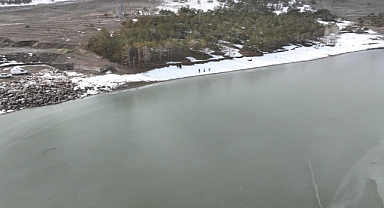 Van Sıhke Gölü dondurucu soğukta kısmen buz tuttu