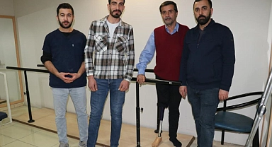 Vanlı Amcan’dan bacağı kesilen vatandaşa protez bacak
