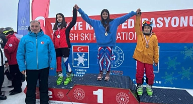 Vanlı kayakçılar ‘Türkiye Kayak Federasyonu Alp Disiplini Eleme Yarışması’nda 3 madalyayla döndüler