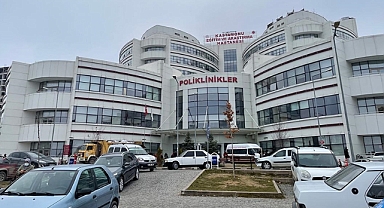 Yedikleri yemekten zehirlenen 95 öğrenci hastaneye kaldırıldı