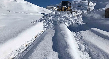 Hakkari’de 74 köy yolu ulaşıma açıldı