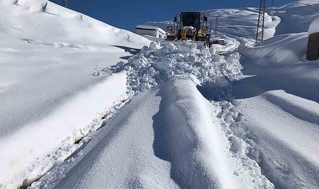 Hakkari’de 74 köy yolu ulaşıma açıldı
